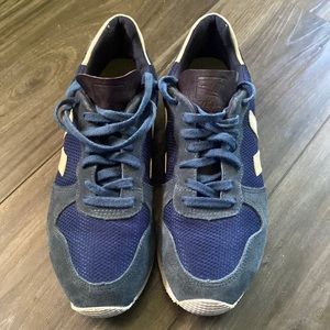 Veja Rio Branco in navy and cream